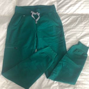 FIGS hunter green joggers size xxs